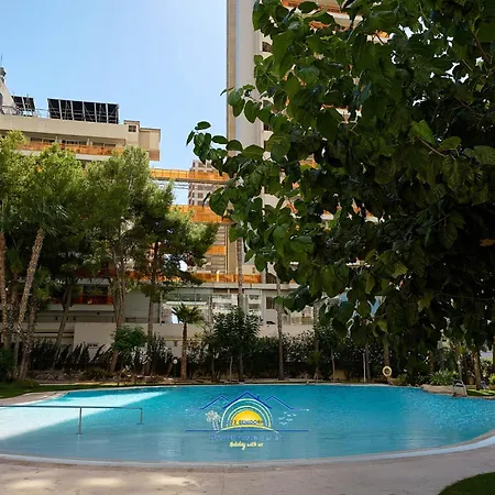 Valentine Seaview 아파트 베니돔