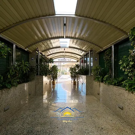 Valentine Seaview 아파트 베니돔